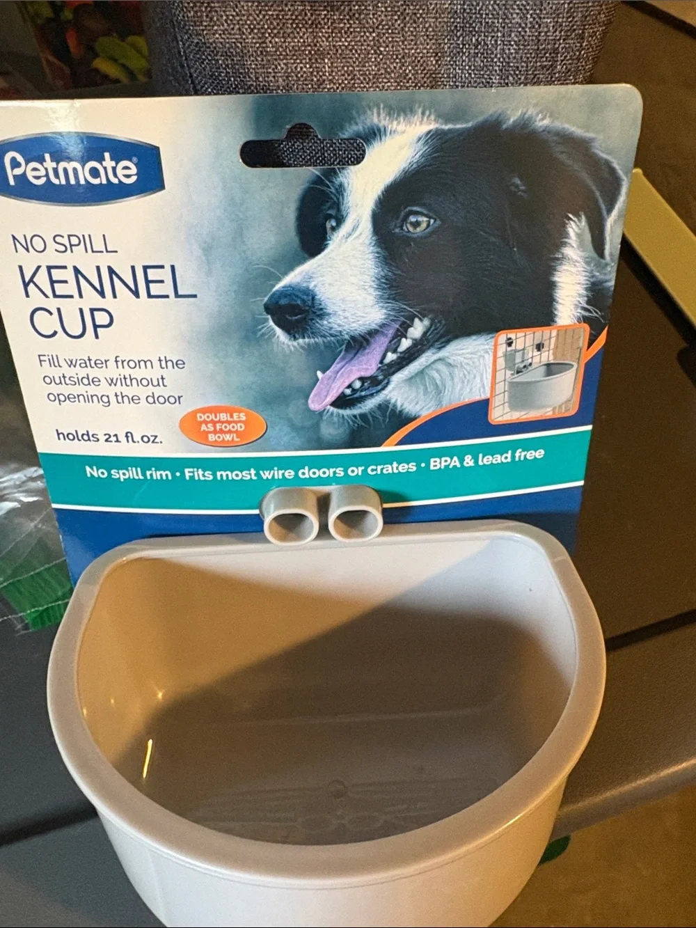 Petmate no spill kennel cup holds 21 fl oz